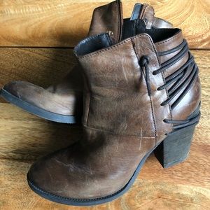 Steve Madden leather bootie, size 9